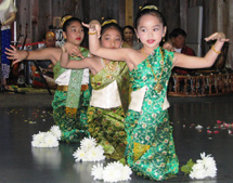 Image of Young Natasinh dancers