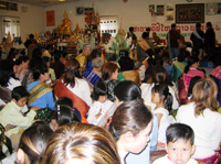 Image of Lao Community at Worship